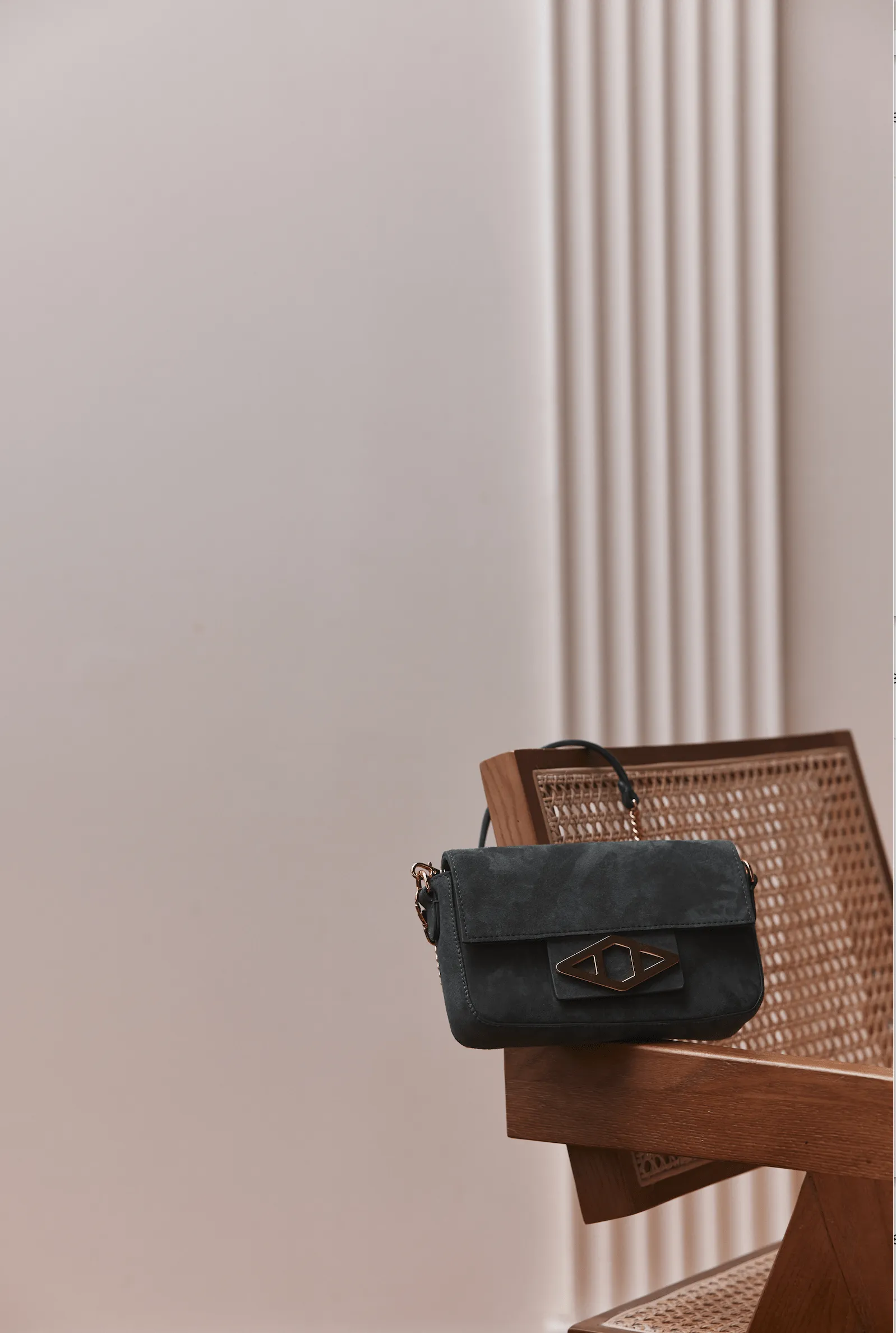 Icon Handbag in Khaki