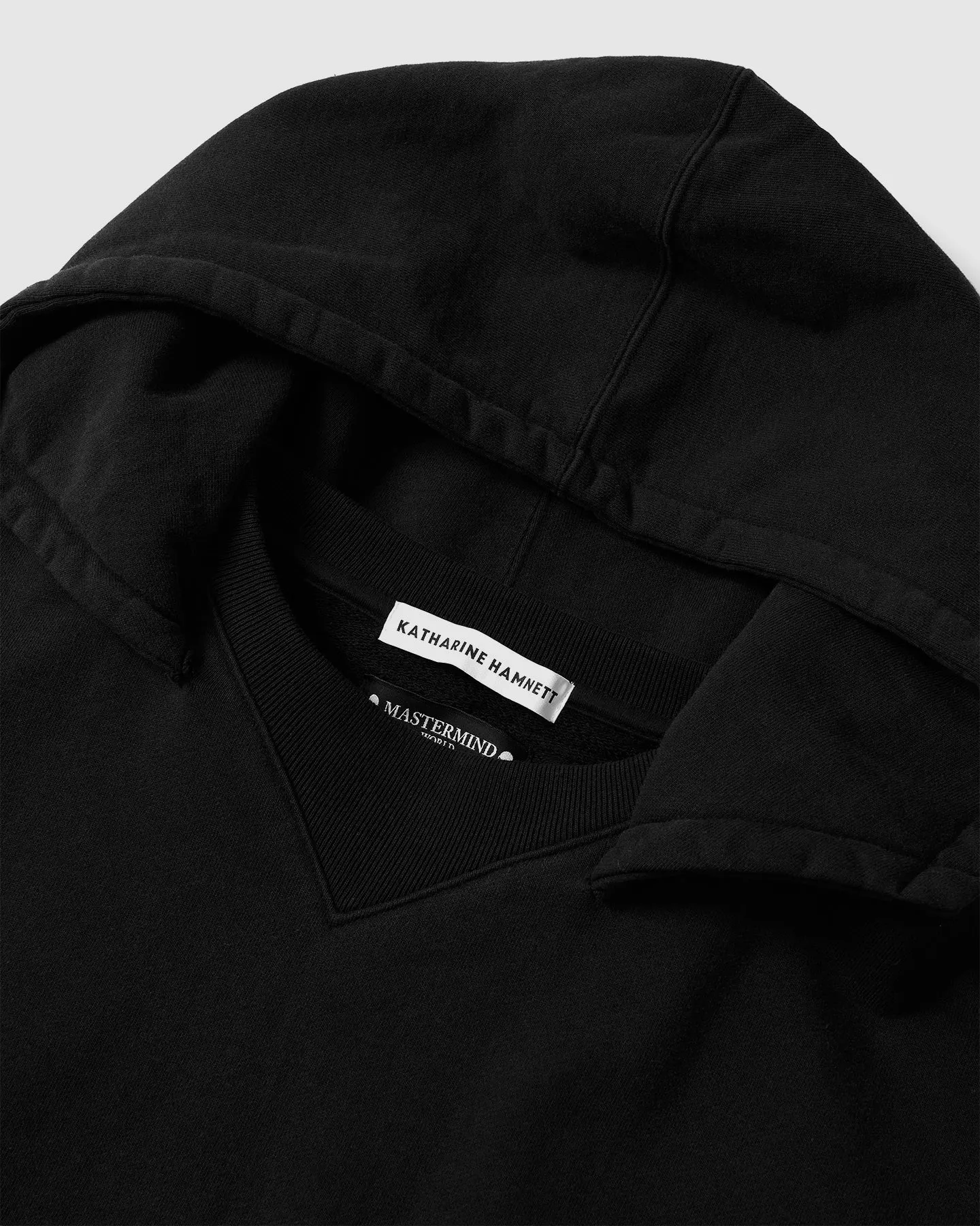 KATHARINE HAMNETT × MASTERMIND WORLD BACK LOGO HOODIE