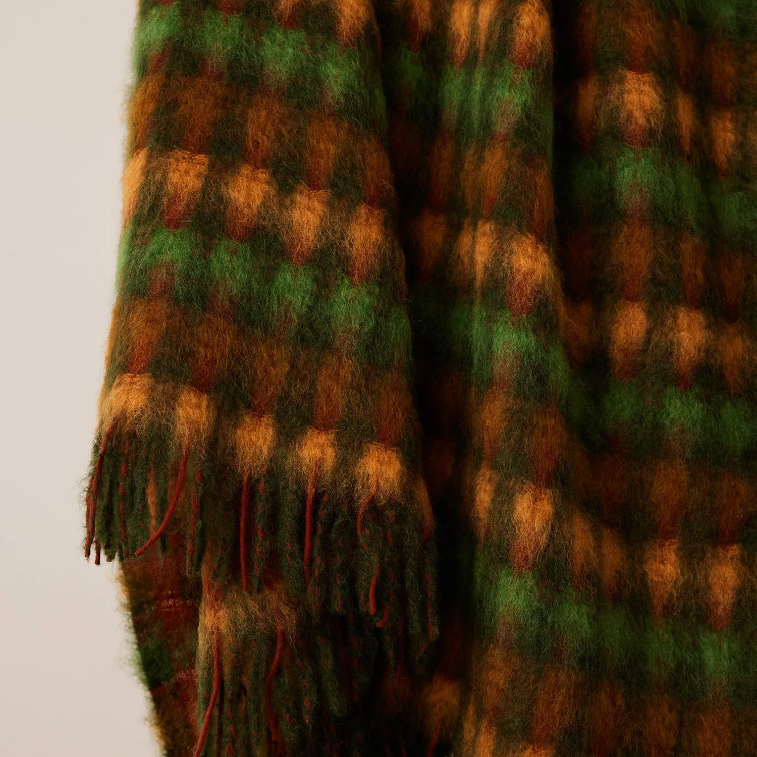 Mia Throw - Collaboration